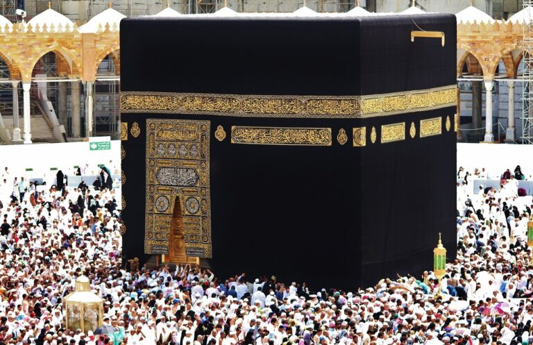 Comprendre le Hajj : Signification et Importance de ce Pilier de l’Islam